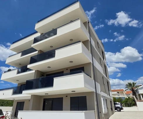 Okrug, 2-izbový byt 63 m², novostavba s bazénom, prízemie