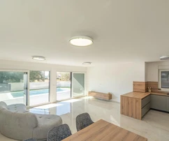 Zadar, Privlaka, villa moderna con piscina, obra nueva, a 300 m del mar