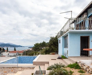 Marina, casa con vista mare