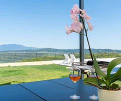 Eladó villa medencével Isztrián, lenyűgöző panorámás kilátással Horvátországban