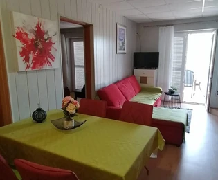 Isola di Rab, Lopar, casa polifunzionale ad uso commerciale e residenziale in posizione attraente