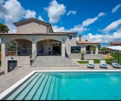 Gyönyörű villa úszómedencével, Isztria, Vižinada