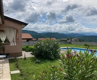 Istria, Roc - Un'oasi privata di tranquillità con piscina e vista spettacolare